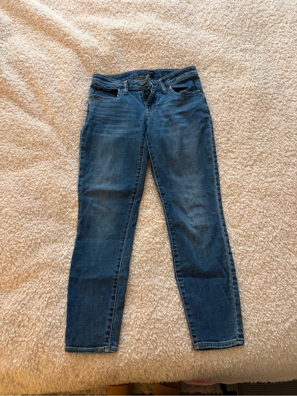Lucky Brand Women's Ankle Length Jeans SIZE 4, 27 waist